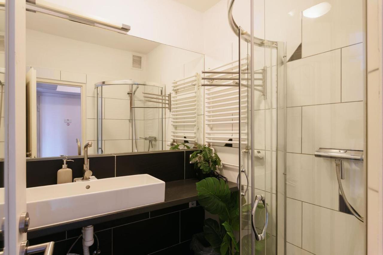 Modern Vienna Apartment In Prime Location Viena Exterior foto